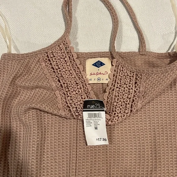 Rue 21 dressy tank - Picture 3 of 3